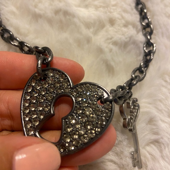 GUESS black & silver heart with pendant rhinestone necklace - Picture 4 of 9